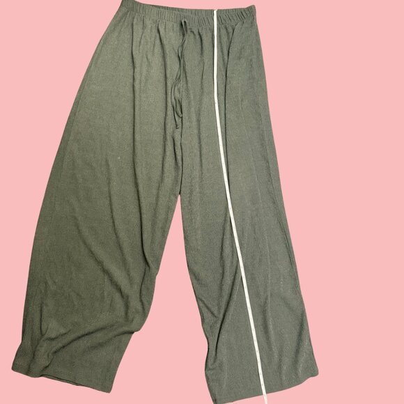 Francesca’s Olive Green Textured Wide-Leg Drawstring Pants Size M (Relaxed Fit) - Picture 4 of 8
